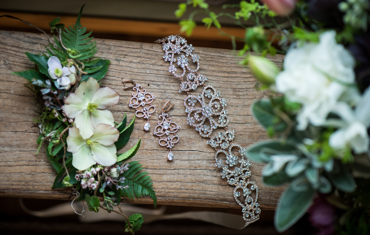 IJ photo bridal hairpiece.jpg