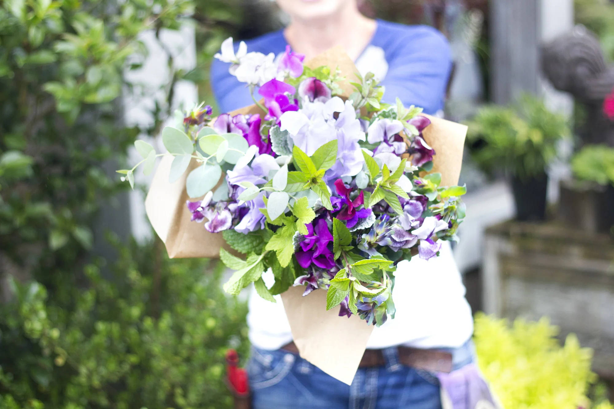 reduced_ss_sweet_pea_bouquet_flower_farm_wrapped_bouquet.jpg