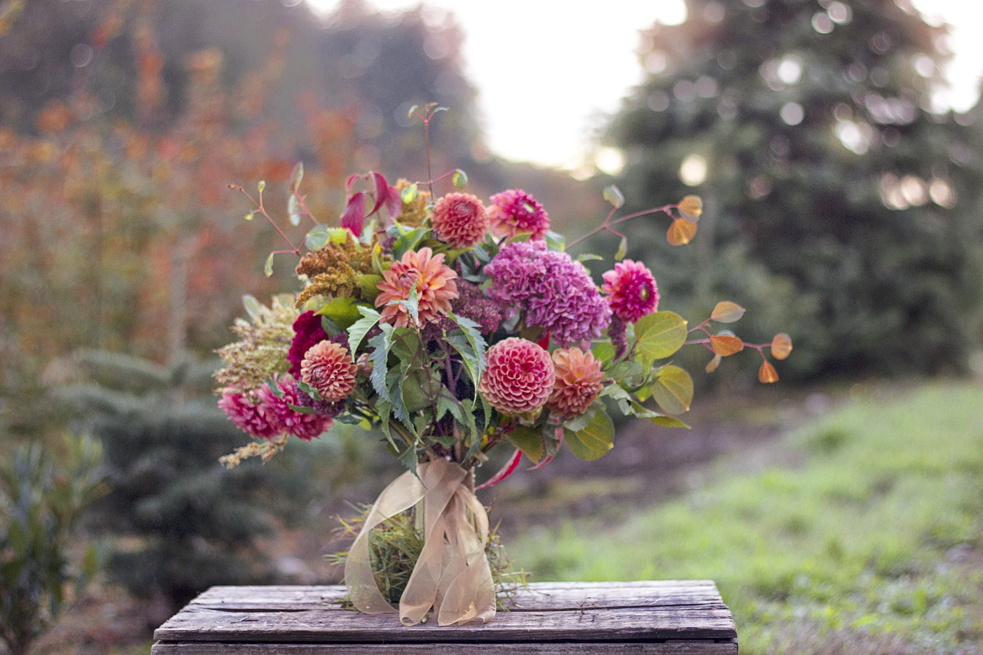 reduced_ss_fall_bridal_bouquet_dahlias_.jpg