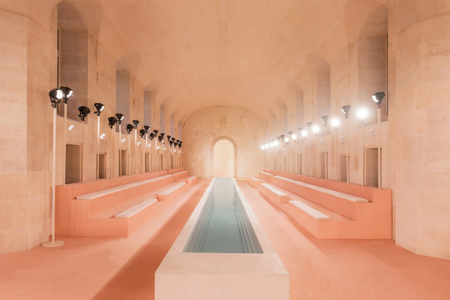 2016 SBStudio_Fashion_Show_Balenciaga_Spring_Summer_.jpg