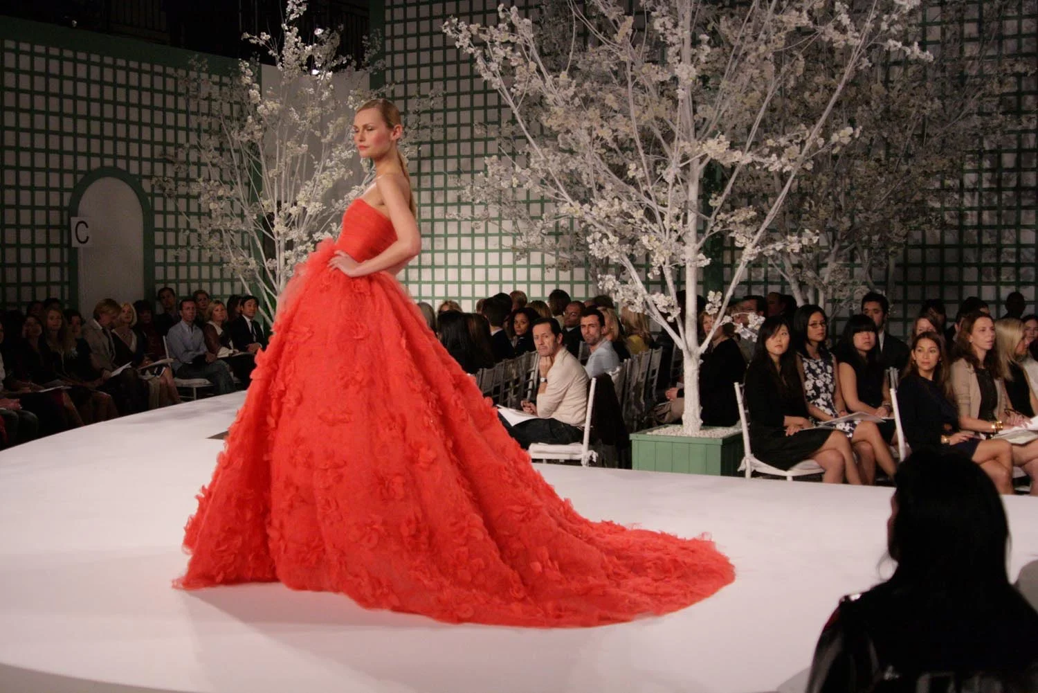 2009 SBStudio_Fashion_Show_Oscar_dela_Renta_Resort_.jpg