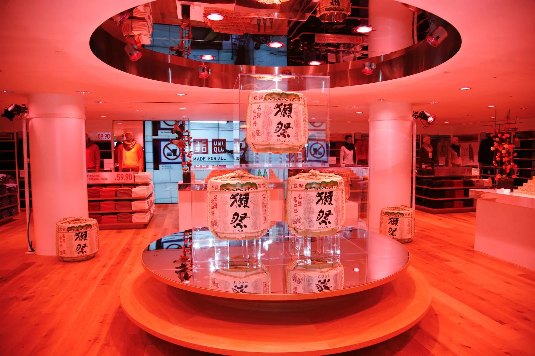 SBSTUDIO_INSTALLATION_UNIQLO_3.jpg