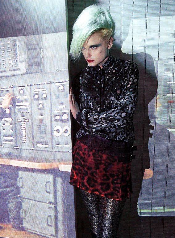 SBStudio_Editorial_Italian_Vogue_NOV_2010_Craig_McDean_3.jpg