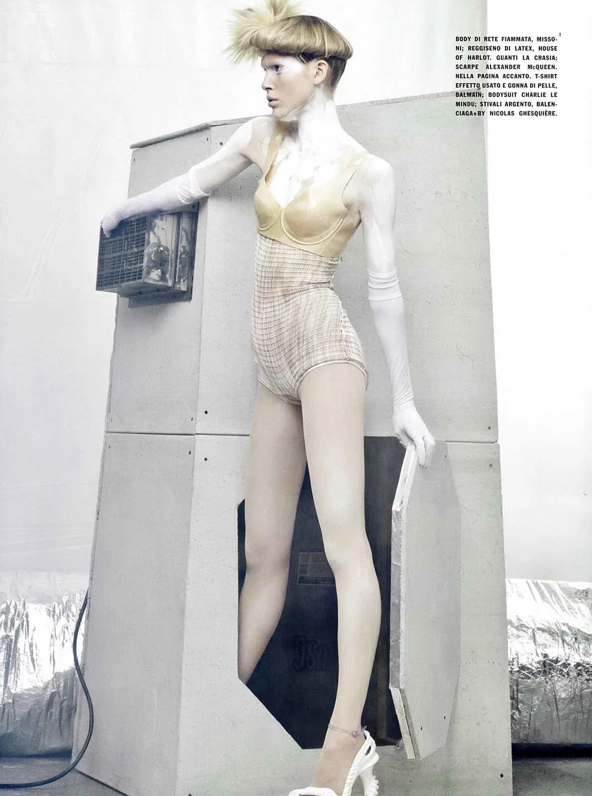 SBStudio_Editorial_Italian_Vogue_FEB_2010_Craig_McDean_3.jpg