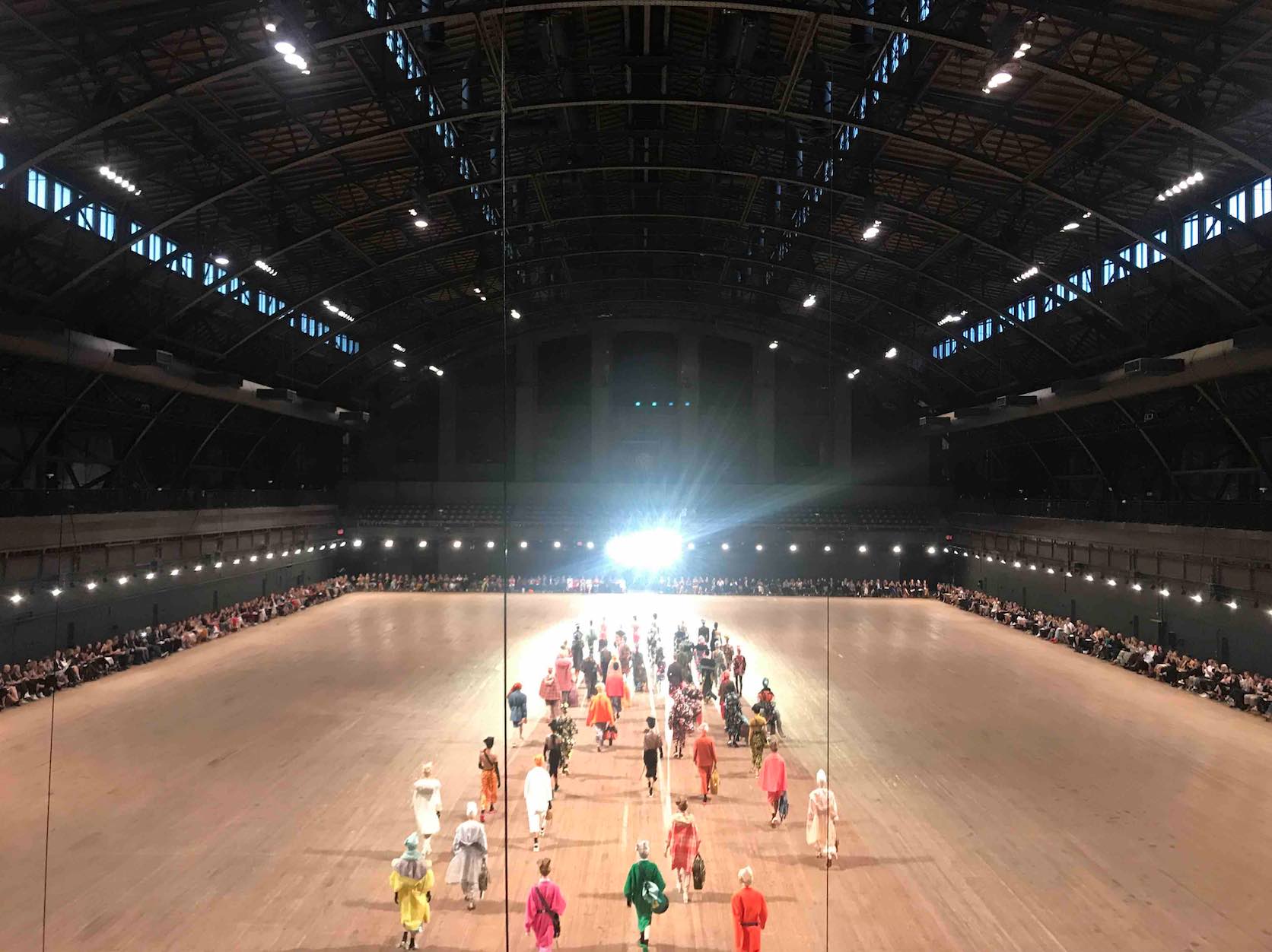 SBSSTUDIO_FASHION_SHOW_MARC_JACOBS_SS18_3.jpg