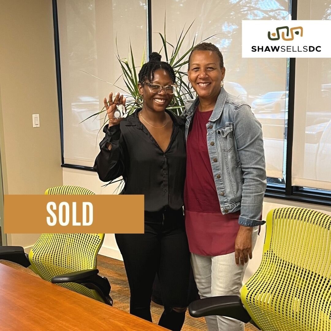 🏠🏠 CONGRATULATIONS! 🏠 🏠⁠
⁠
Another empowered client! ⁠
⁠
From renting to buying she was on a mission to become a homeowner saying she refused to continue to pay rent. She came to the table with what matters most, determination!⁠
⁠
Honored to supp