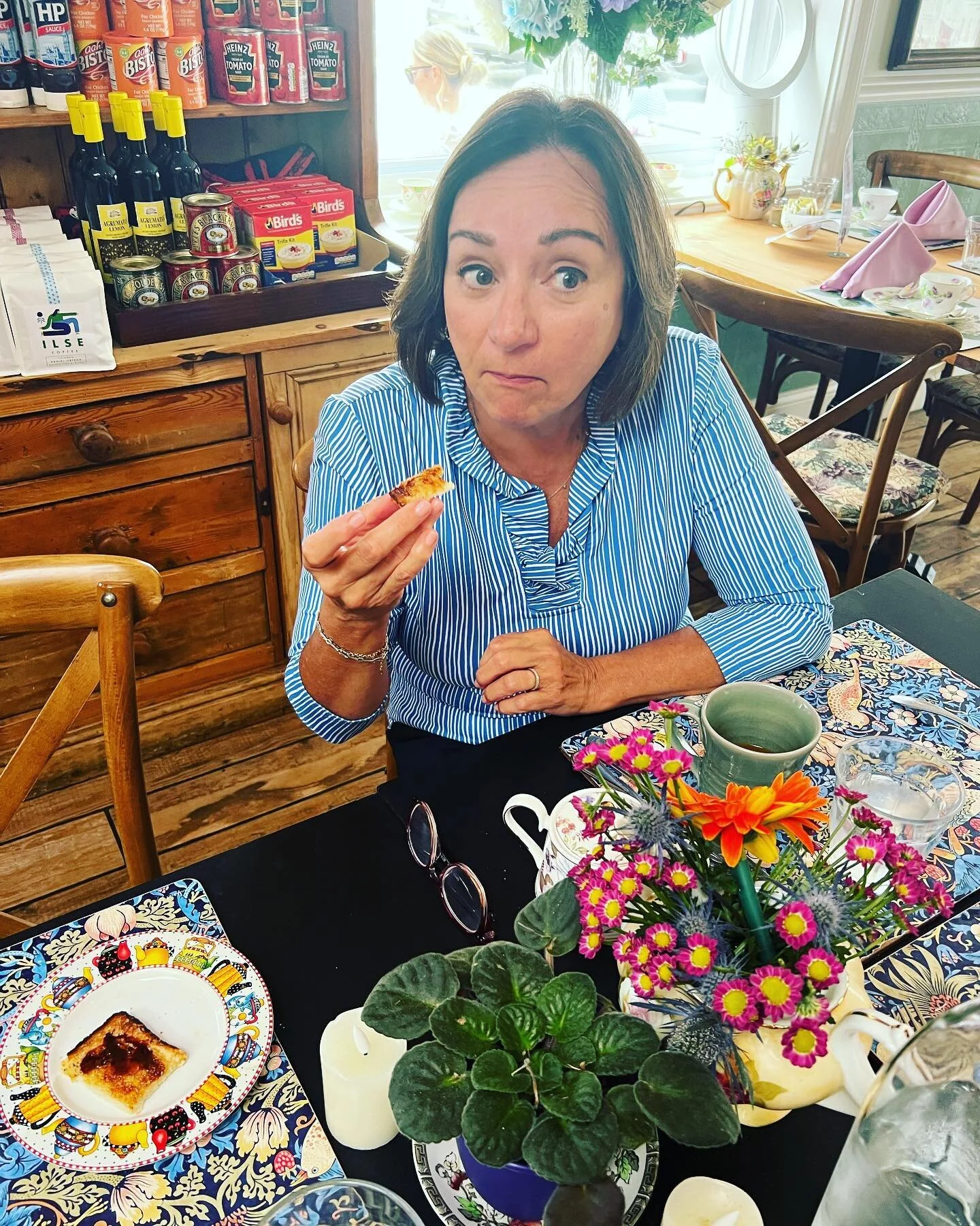 Another brave soul trying marmite for the first time &hellip; Debbie loved it 😮🇬🇧#bestofbritish#marmite#comfortfood