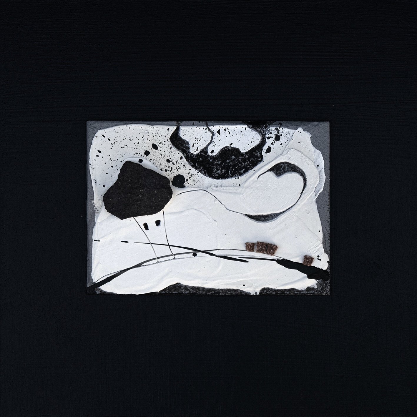 Contemporary sgraffito presents a reinterpretation of the beauty of the lines and forms.
