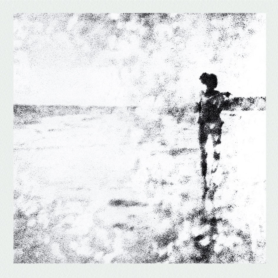 Artistic black-and-white photography that explores the relationship between modern society and memories.