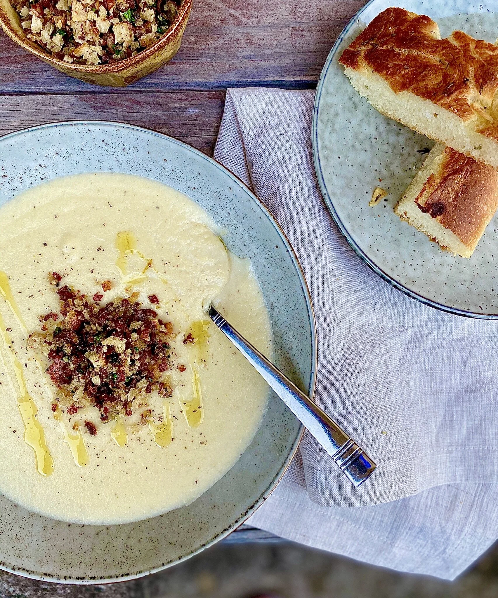 Roasted Cauliflower &amp; Cheese Soup with Bacon Crumble