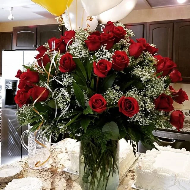 Beautiful thank you Roses from a happy bride and groom! They were married on Valentine's Day  so they thought it would be nice to send me flowers! I love what I do.#igettobakeforyou #softpeakscakery #oregonweddings #rusticwedding #softpeakscakery #so