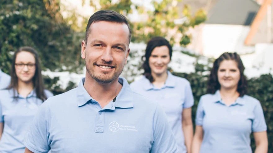zahnarzt-stollberg-ralph-oesterreich-team.jpg