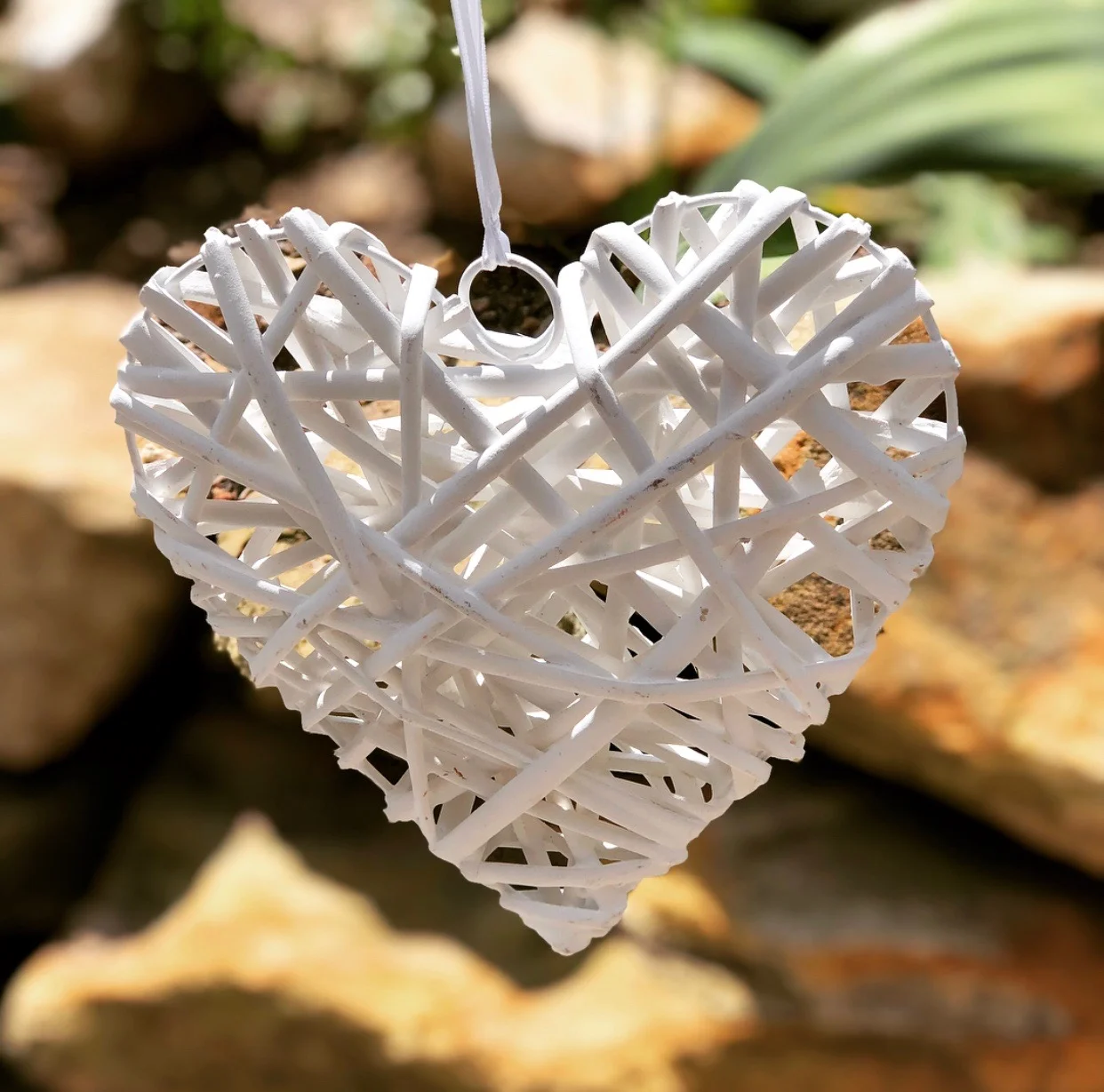 White Wicker Hanging Heart
