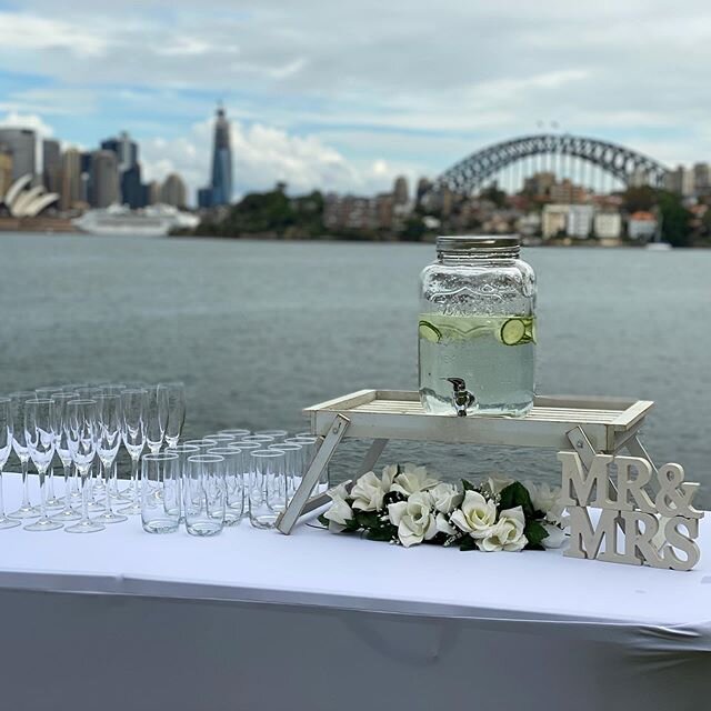 Over the next few weeks we&rsquo;ll be looking back &amp; posting shots from all the weddings we&rsquo;ve done this summer ☀️Here is our drinks station and one of Sydney&rsquo;s iconic landmarks 🇦🇺
.
.
.
.
.

#northernbeacheswedding 
#northernbeach