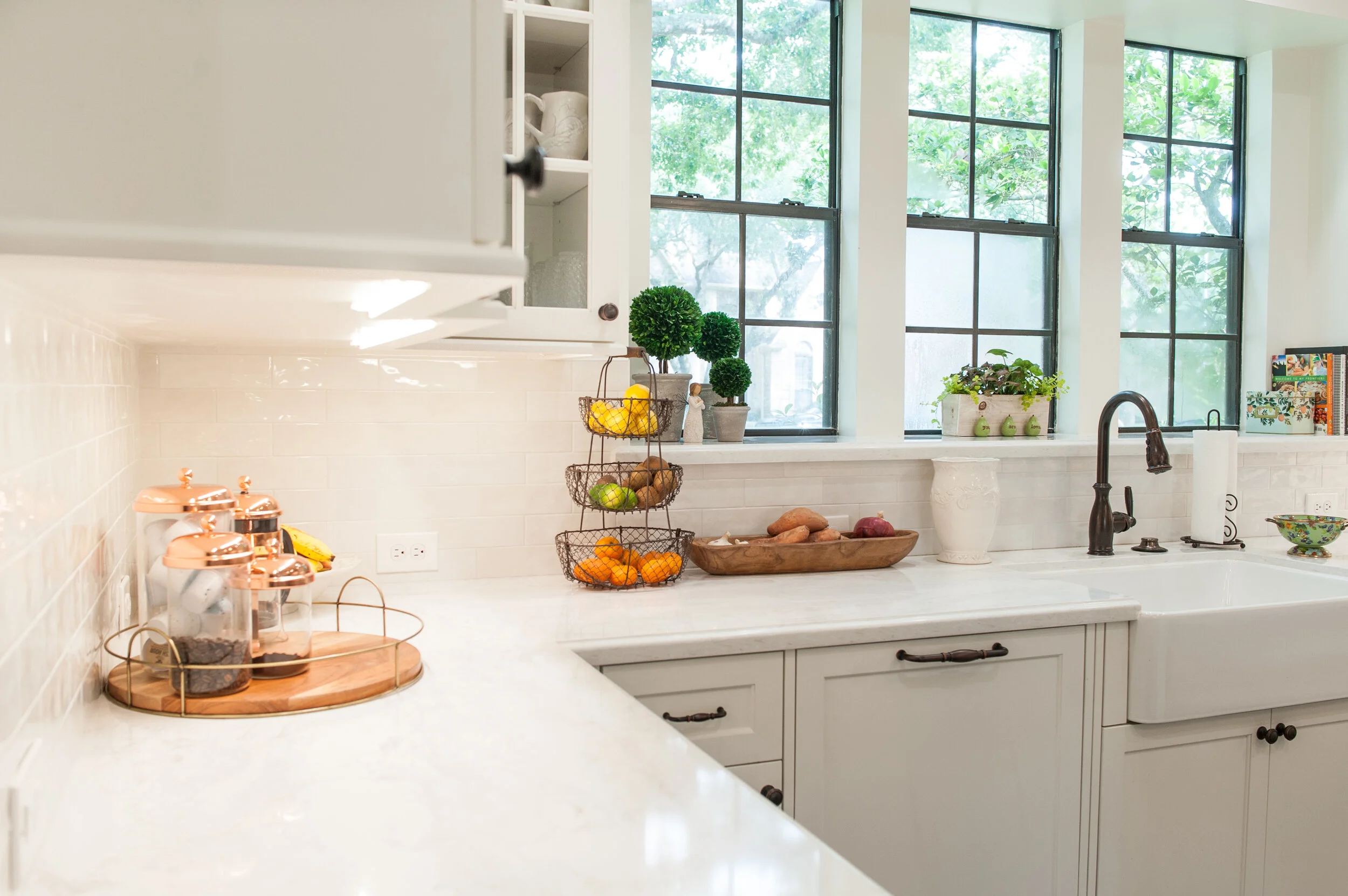 Farmhouse Kitchen Remodel by CRAFTED Custom Homes + Renovations project photo 4