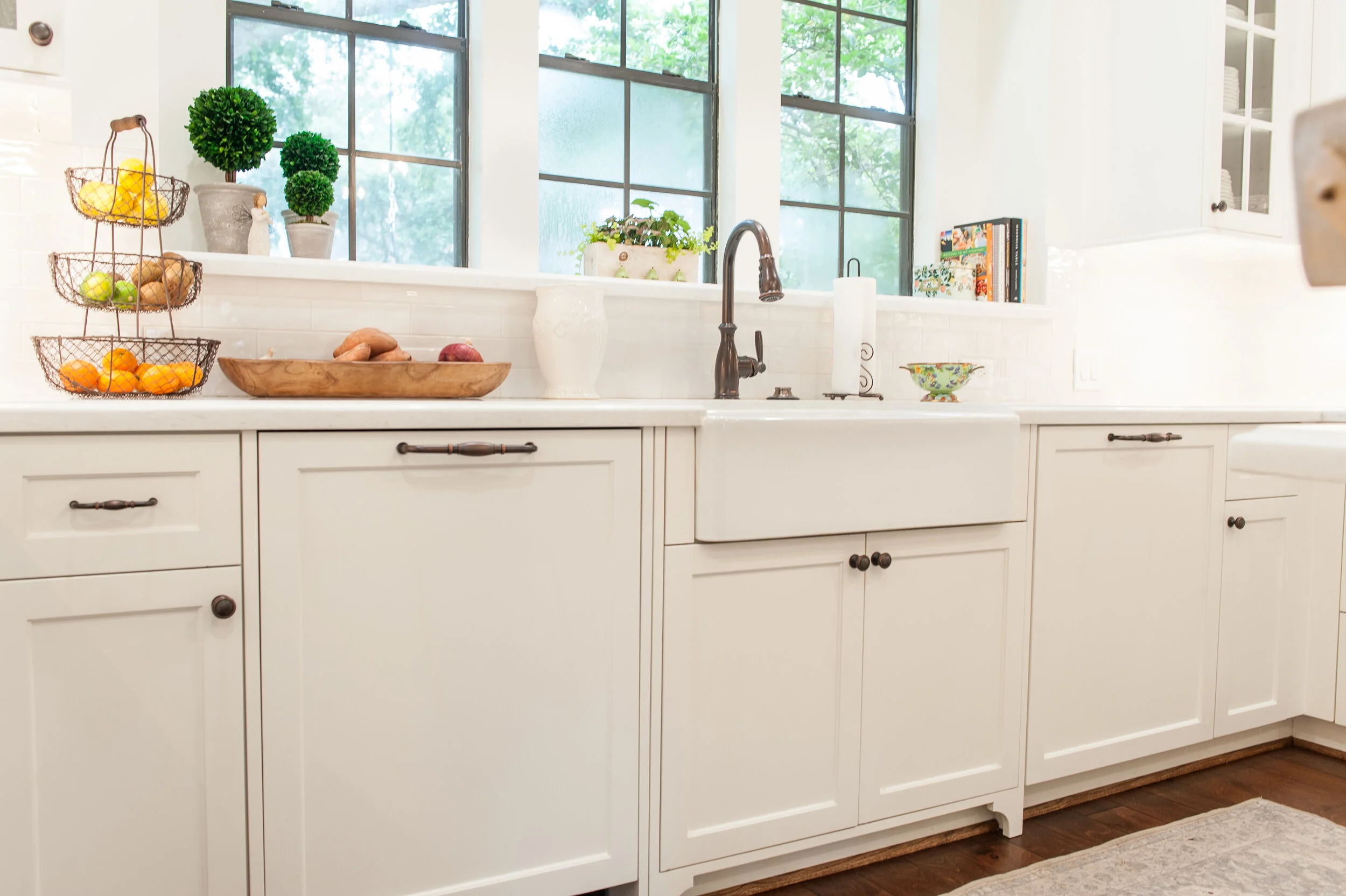 Farmhouse Kitchen Remodel by CRAFTED Custom Homes + Renovations project photo 7
