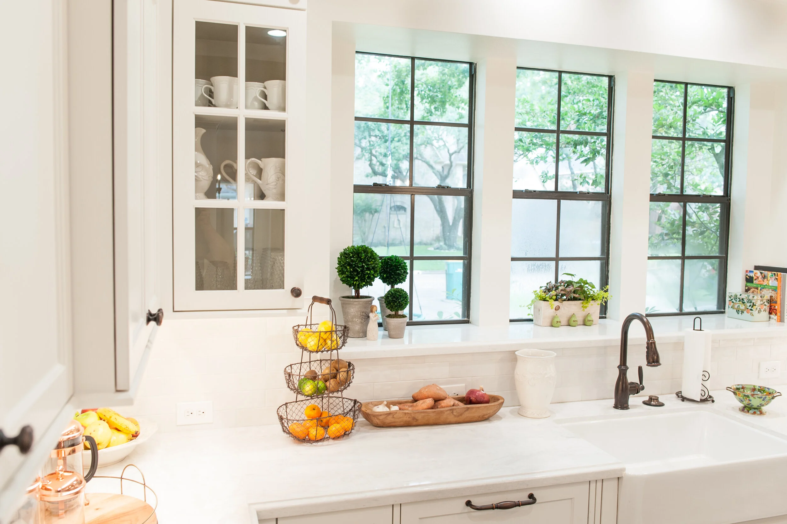 Farmhouse Kitchen Remodel by CRAFTED Custom Homes + Renovations project photo 5