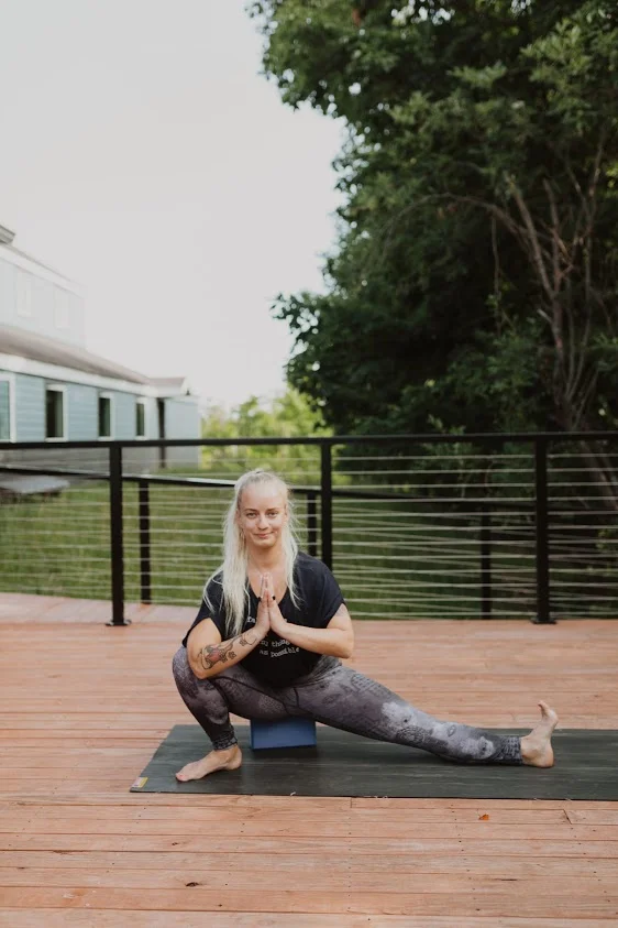 Half-Squat (Ardha Malasana) Exhale down to your low crescent lunge and slowly make your way into half-squat. Placing a block under the bum can make this pose a bit more accessible. Avoid drooping or slumping in the pose, remain lifted and engaged.