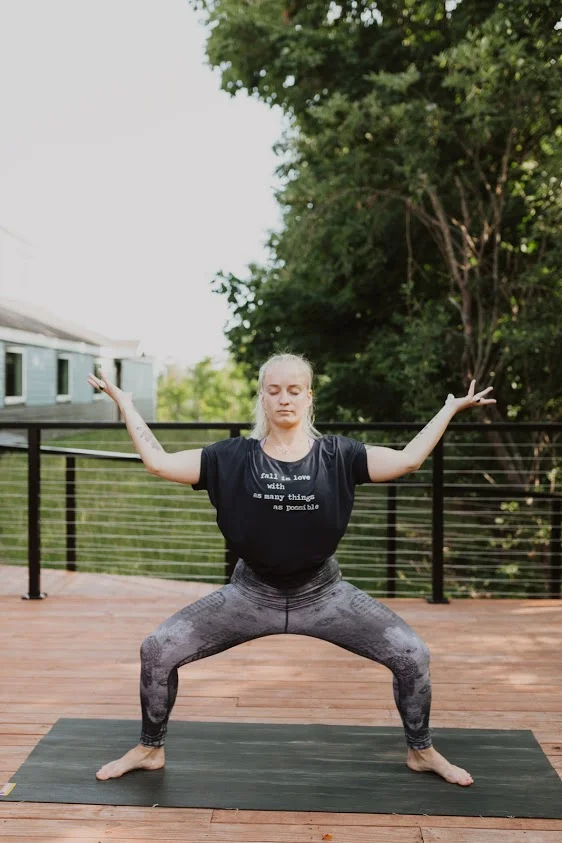 Goddess (Utkata Konasana) Exhale into your Goddess Squat. Engage and lift the thighs, notice your feet gripping the mat, and lift the chest. Tuck your tailbone in, soften the shoulders, and gaze forward or softly close the eyes. This fierce pose strengthens and stretches. It also relaxes the pelvic floor and can be beneficial for pregnant women.