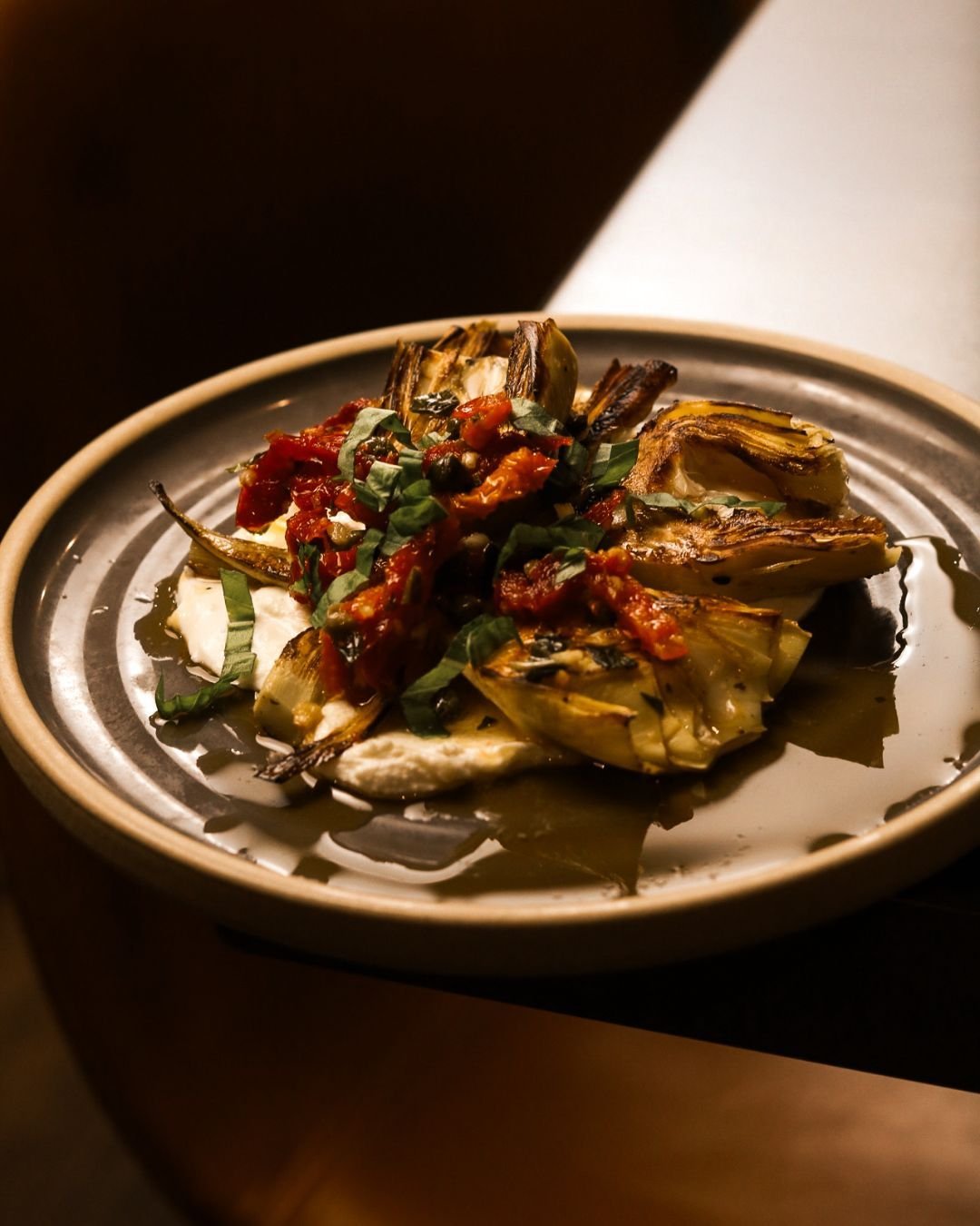 Happy Hour hits different (and applies throughout the entire restaurant) 🍸 ✨ 

Good drinks, great bites, and even better company &ndash; sounds like the perfect afternoon. 

Tue-Thu | 4:00-6:00 PM