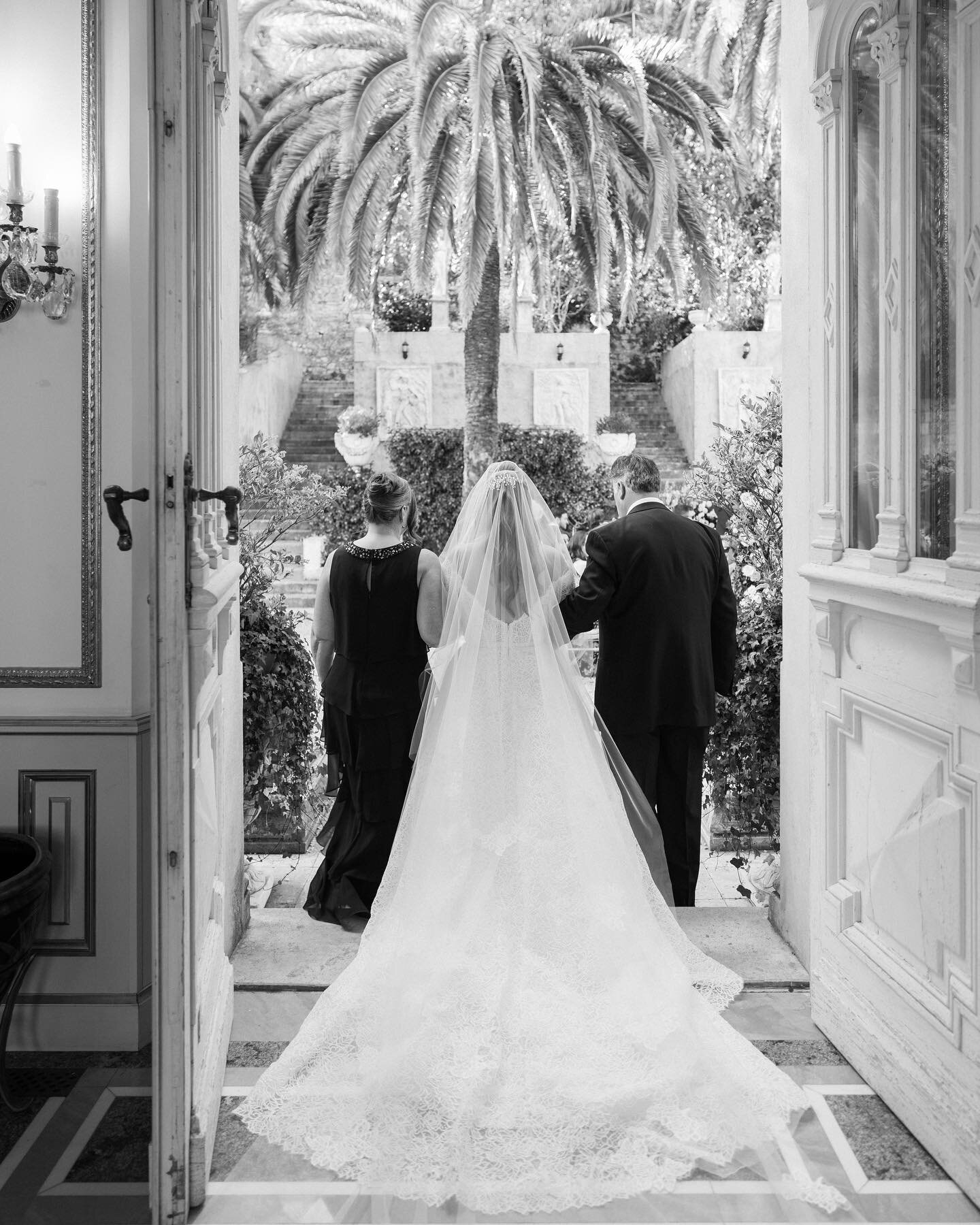 A huge congratulations to A&amp;A who travelled across the world for their dream French Riviera wedding 😍

Planning &amp; Design: @jenniferfoxweddings
Photography: @mollycarrphotography
Venue: @chateausaintgeorges
Catering: @helentraiteur
Bridal Gow