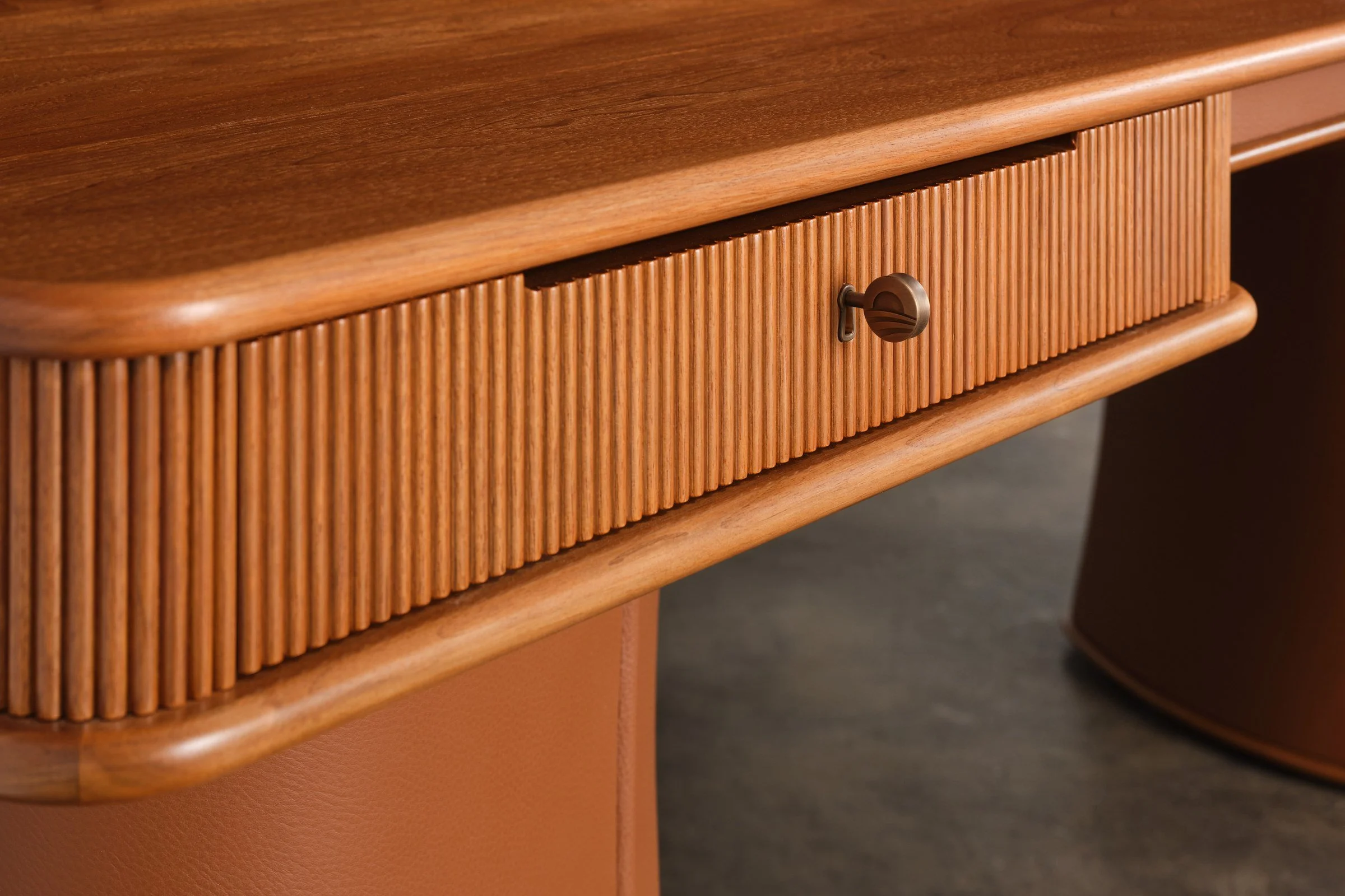 cv-opc-desk-03-5157-Edit.jpg