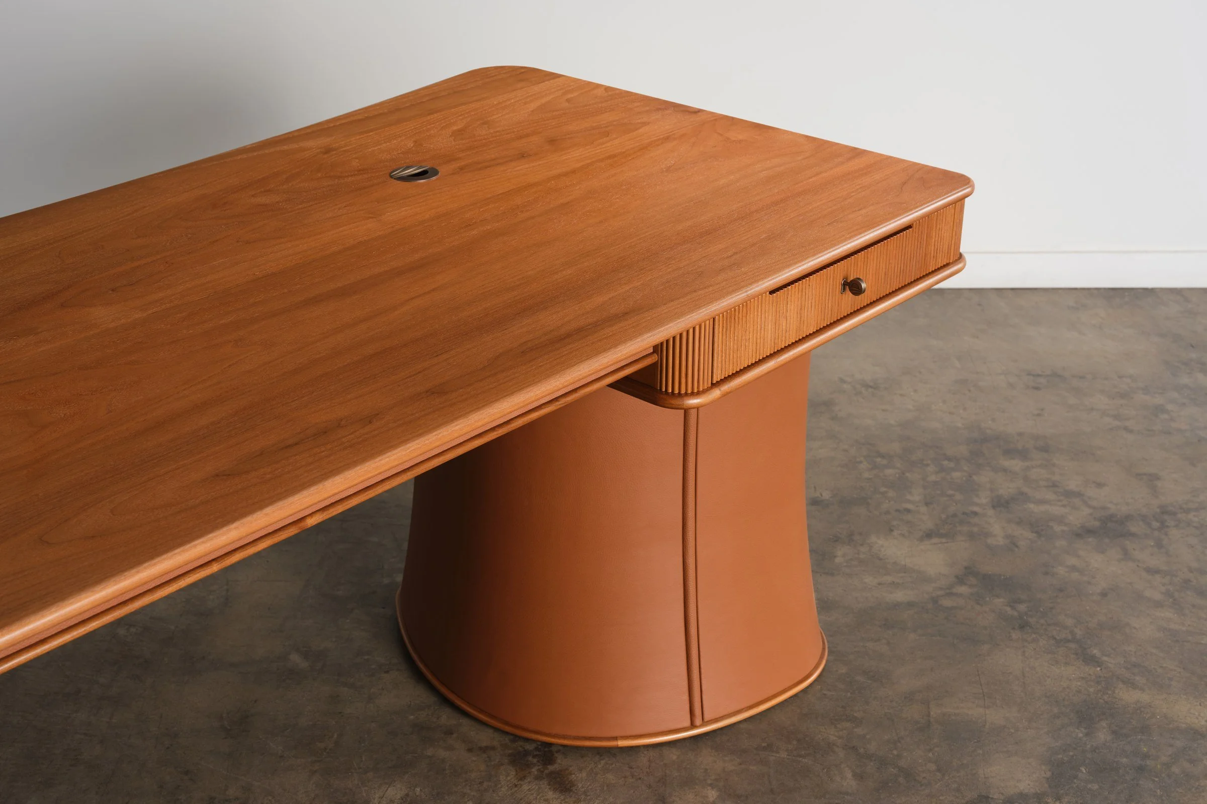 cv-opc-desk-06-5172-Edit.jpg