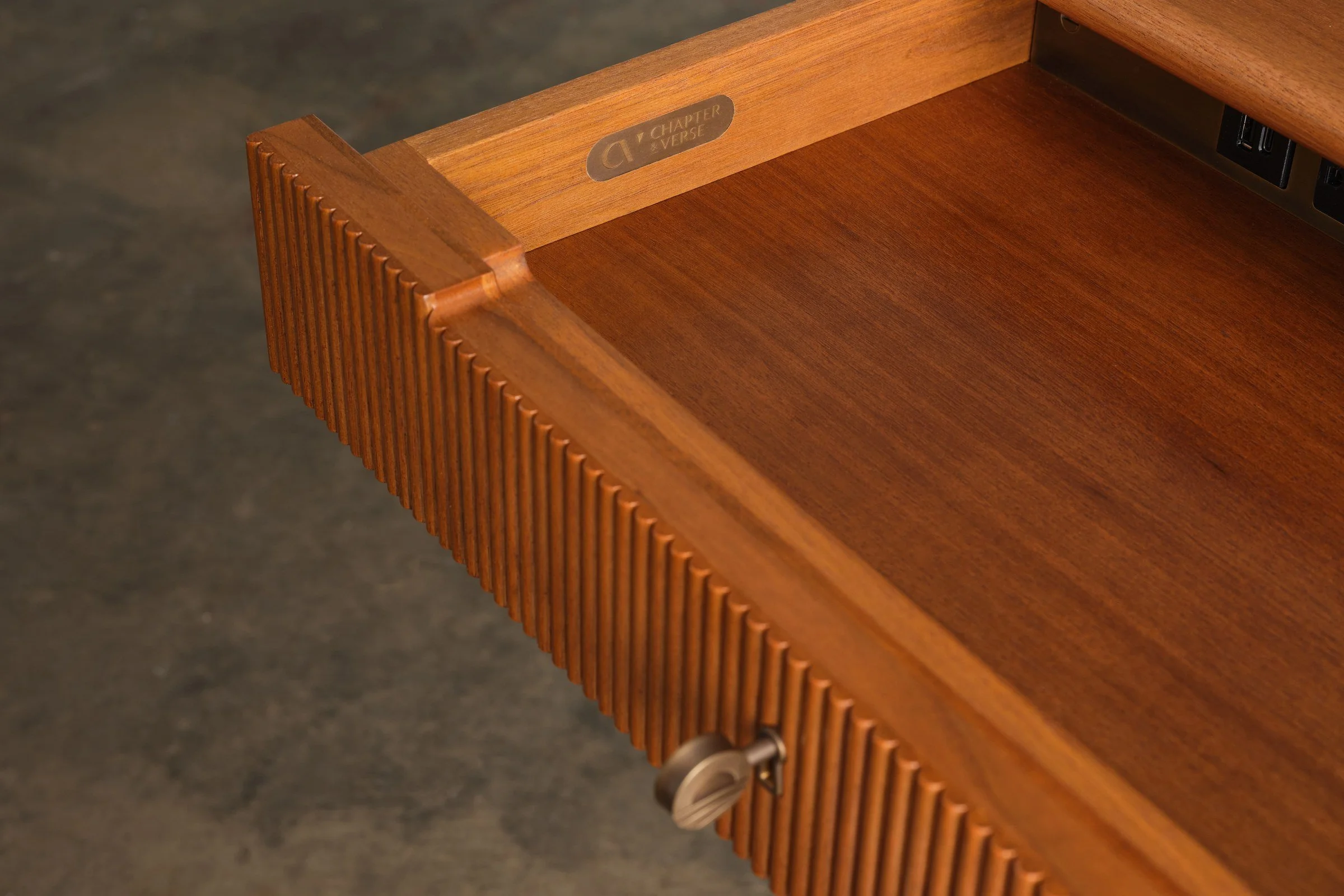 cv-opc-desk-08-5181-Edit.jpg
