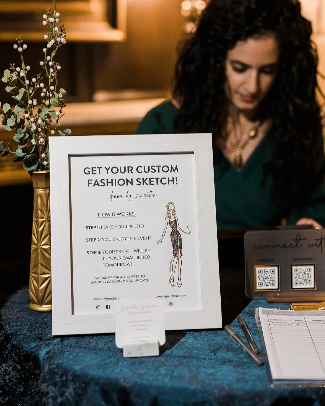 The holiday countdown is on✨
Party plans? Set.
Playlist? Ready.
Your live illustrator? 👀 Not yet?!

🥂 Your party deserves more than lights and champagne, it deserves an experience your guests will never forget!
Live illustrations turn every laugh, 