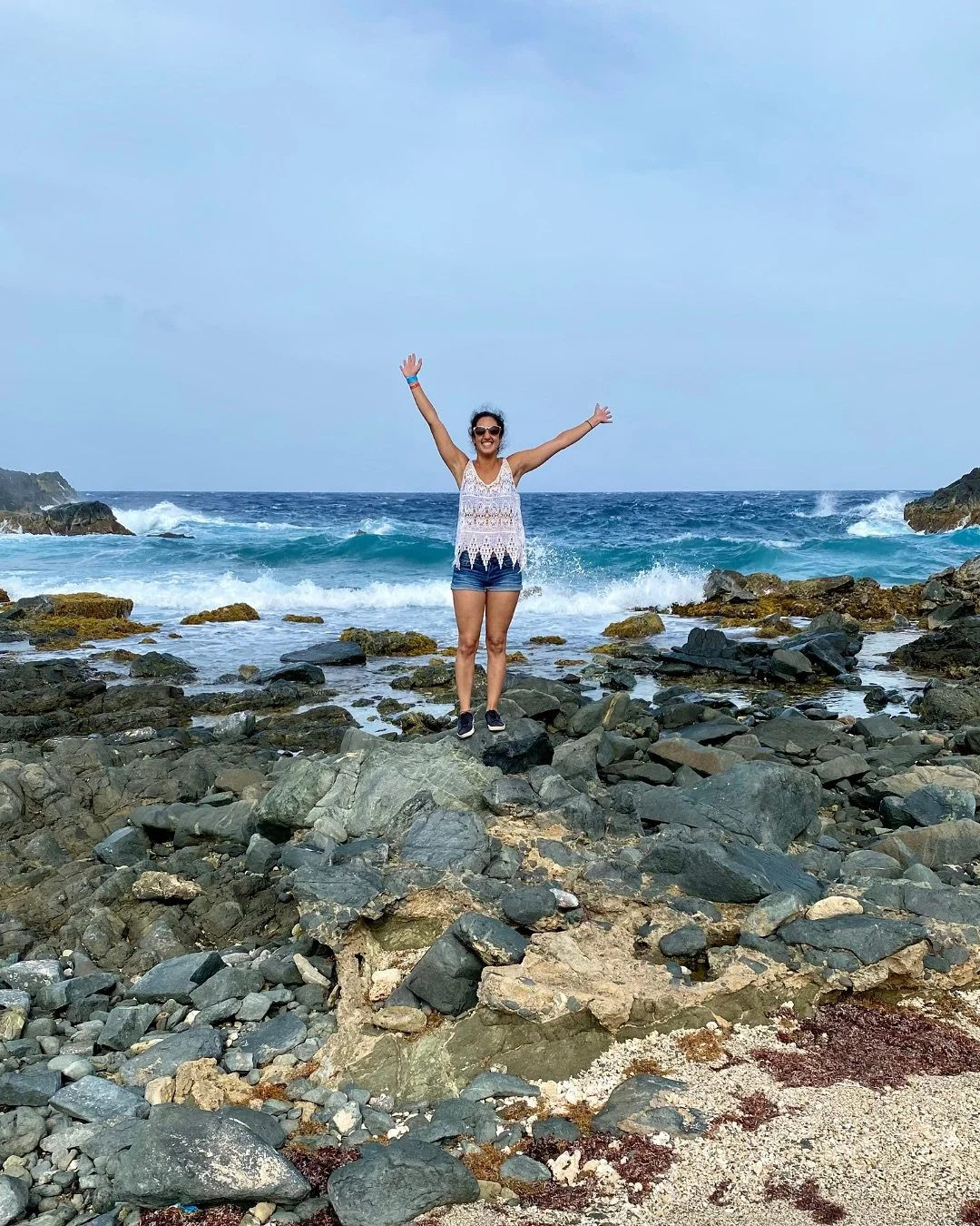 30 countries by 30&hellip; check!✅

For my birthday back in 2021 (30!), I finally made it to Aruba and WOW, this little island packs BIG experiences!🌴✨ 

From turquoise beaches that feel straight out of a dream, to jetskiing along the coastline, to 