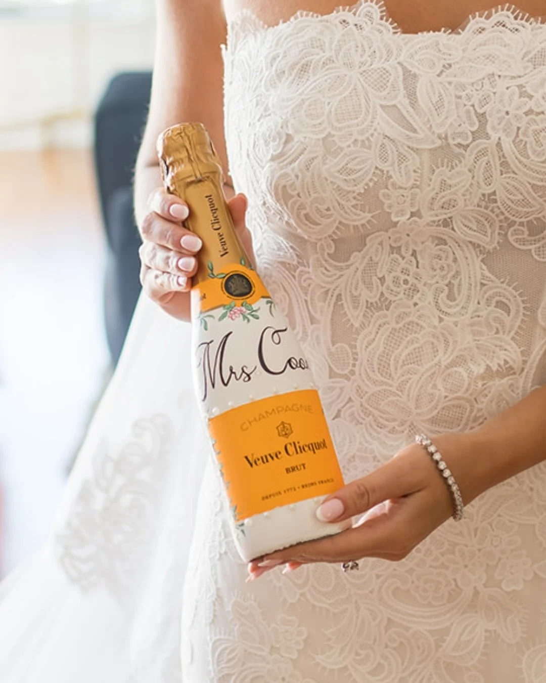 It&rsquo;s officially painted bottle season!🍾✨

This December, I&rsquo;m offering painted bottles at a special price for anyone ordering this month!

Each bottle is hand-painted and completely custom, a keepsake meant to be cherished forever and toa