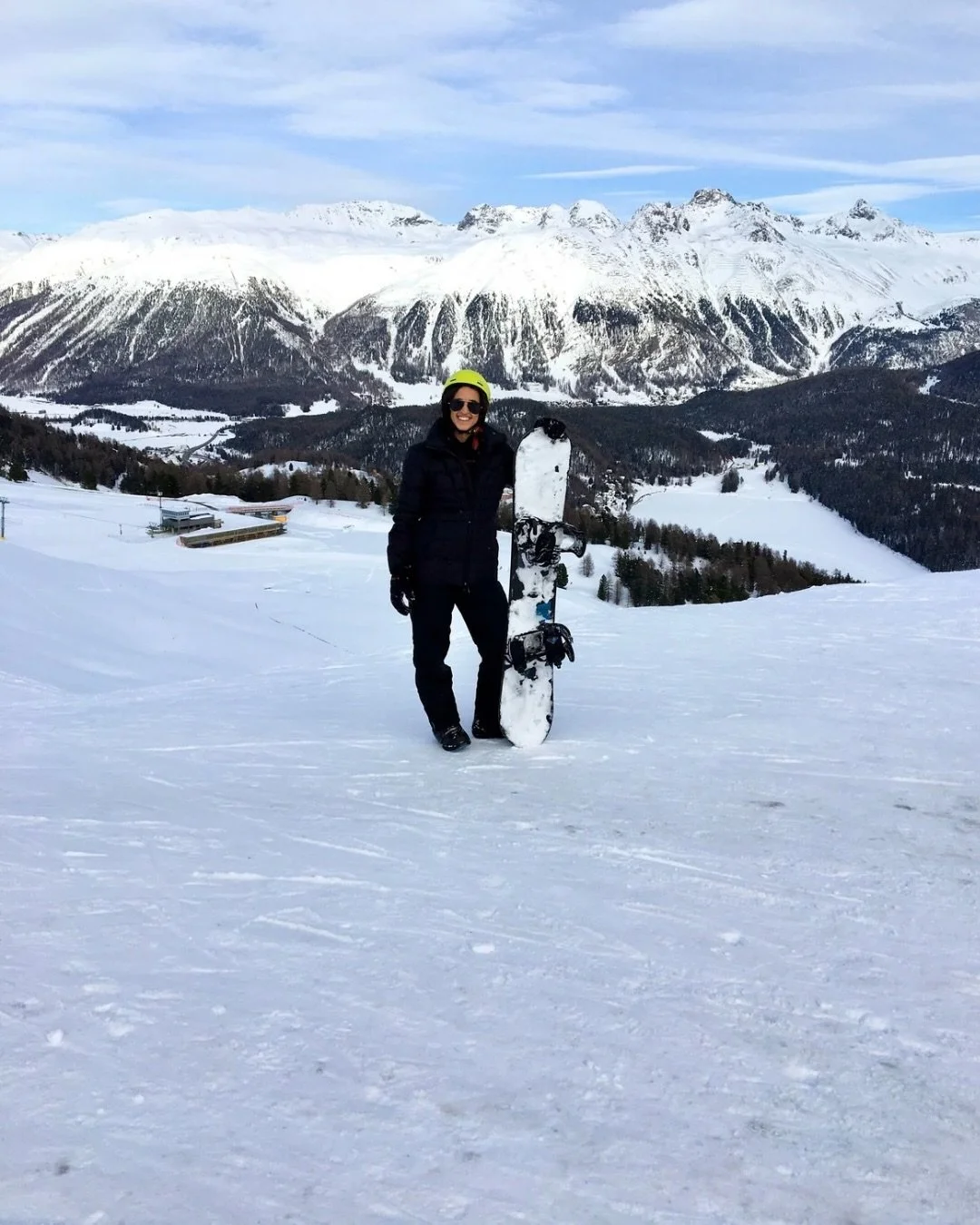 Snowflakes, Swiss peaks, and a board beneath my feet🏂

Switzerland was everything I dreamed of and more!

At 15, I taught myself to snowboard and promised myself I&rsquo;d make it to the Alps someday. Years later, I did✨

Snowboarding in St. Moritz,