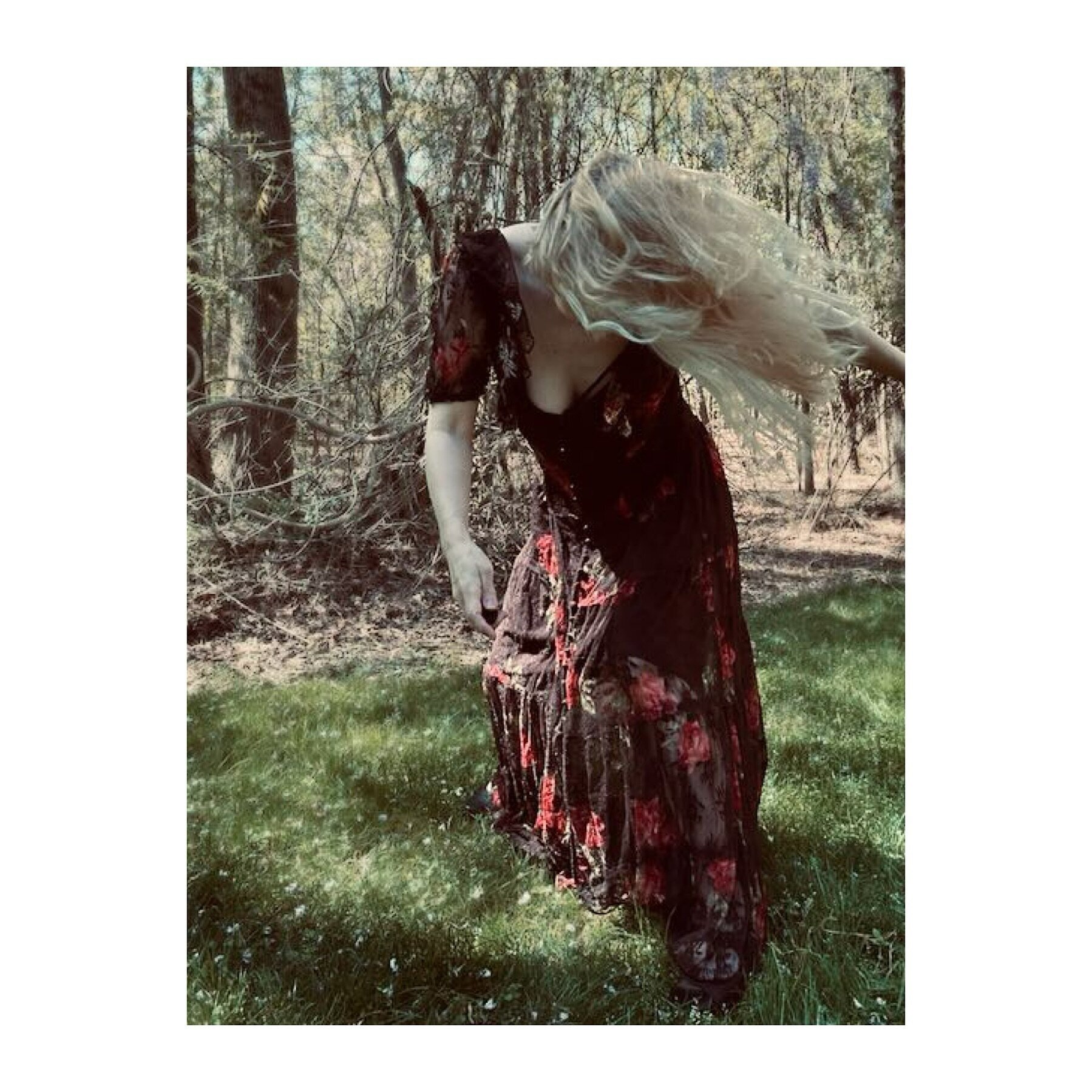 I took a bunch of self-portraits today for a project I may or may not do. I made a reel of my favs that is in my story. I knew this Free People dress would come in handy for this 😍-
&bull;
&bull;
&bull;
#selfportrait #autoportrait #carrboro #thisism