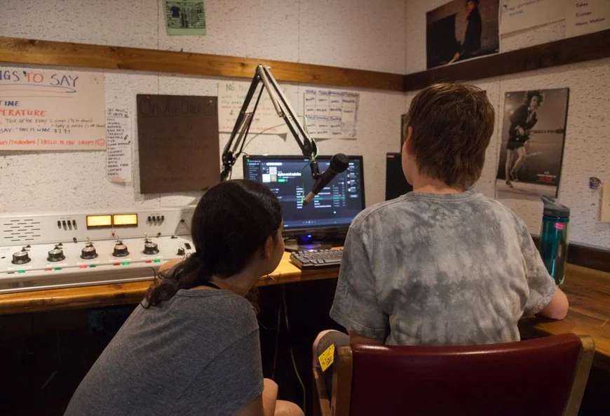 radio1.jpg