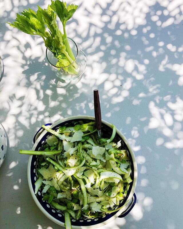 Brunch salad
.
.
.
Asparagus , pecorino, fava beans painstakingly shelled by @santacruz_woodworks 👍, dressing of backyard herbs: mint , thyme, lemon balm .
.
.
#spring #brunch #saladforbreakfast #farmersmarket