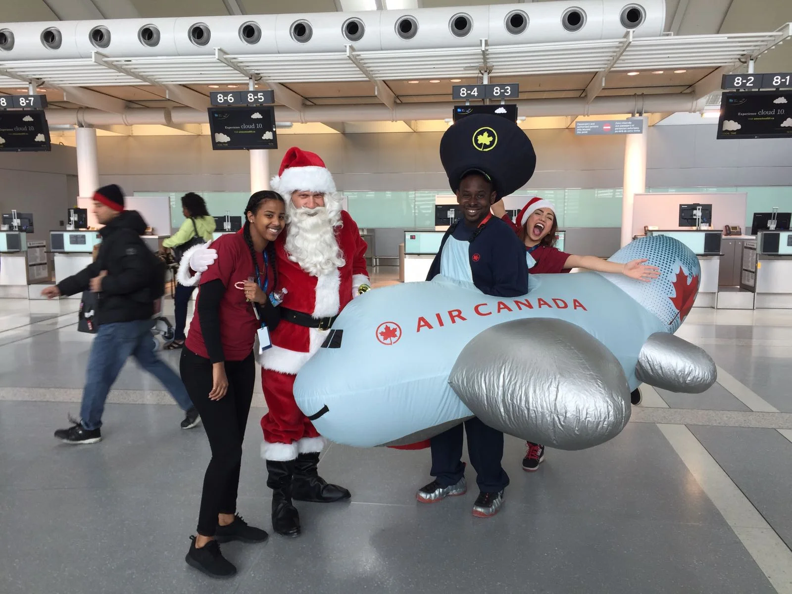 T1 Cheer team meets Air Canada.jpg