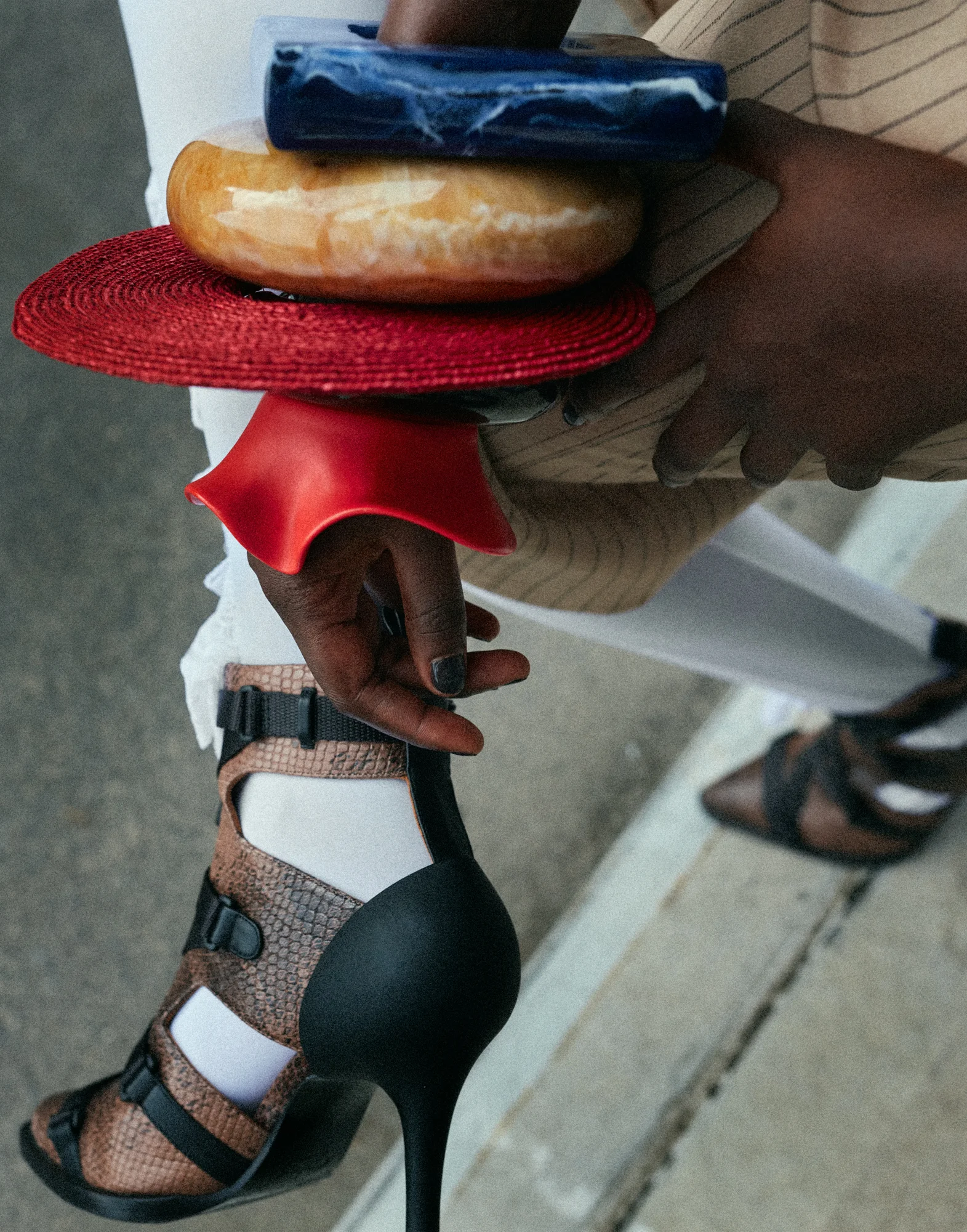 Daniel Riera - 1809 - VOGUE Ukraine -_87A8540_C.jpg