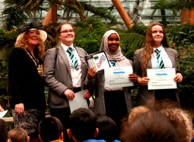 Parkwood Academy students receiving certificates.png