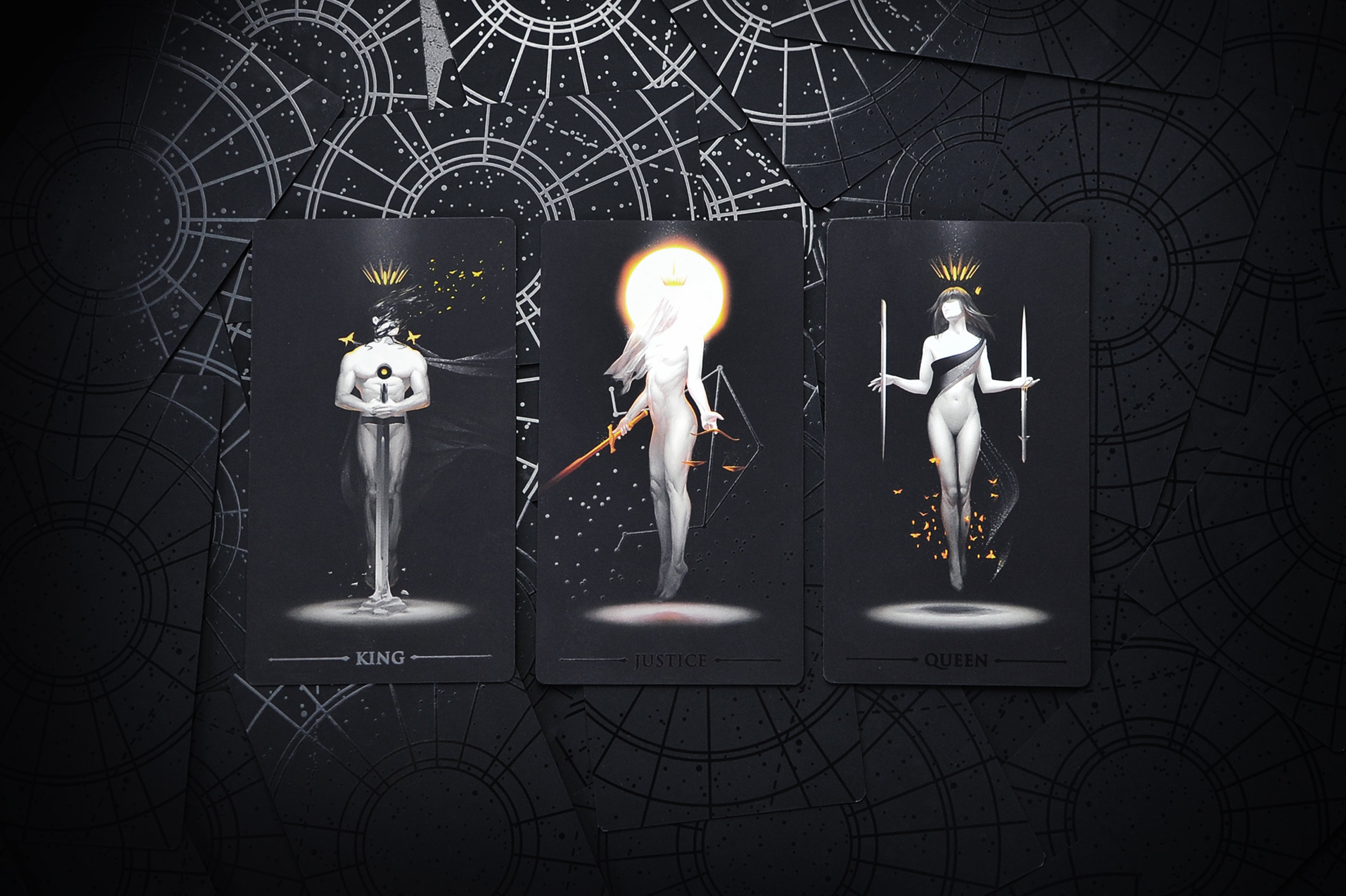 Limited Edition True Black Holographic Tarot Deck informa.mk