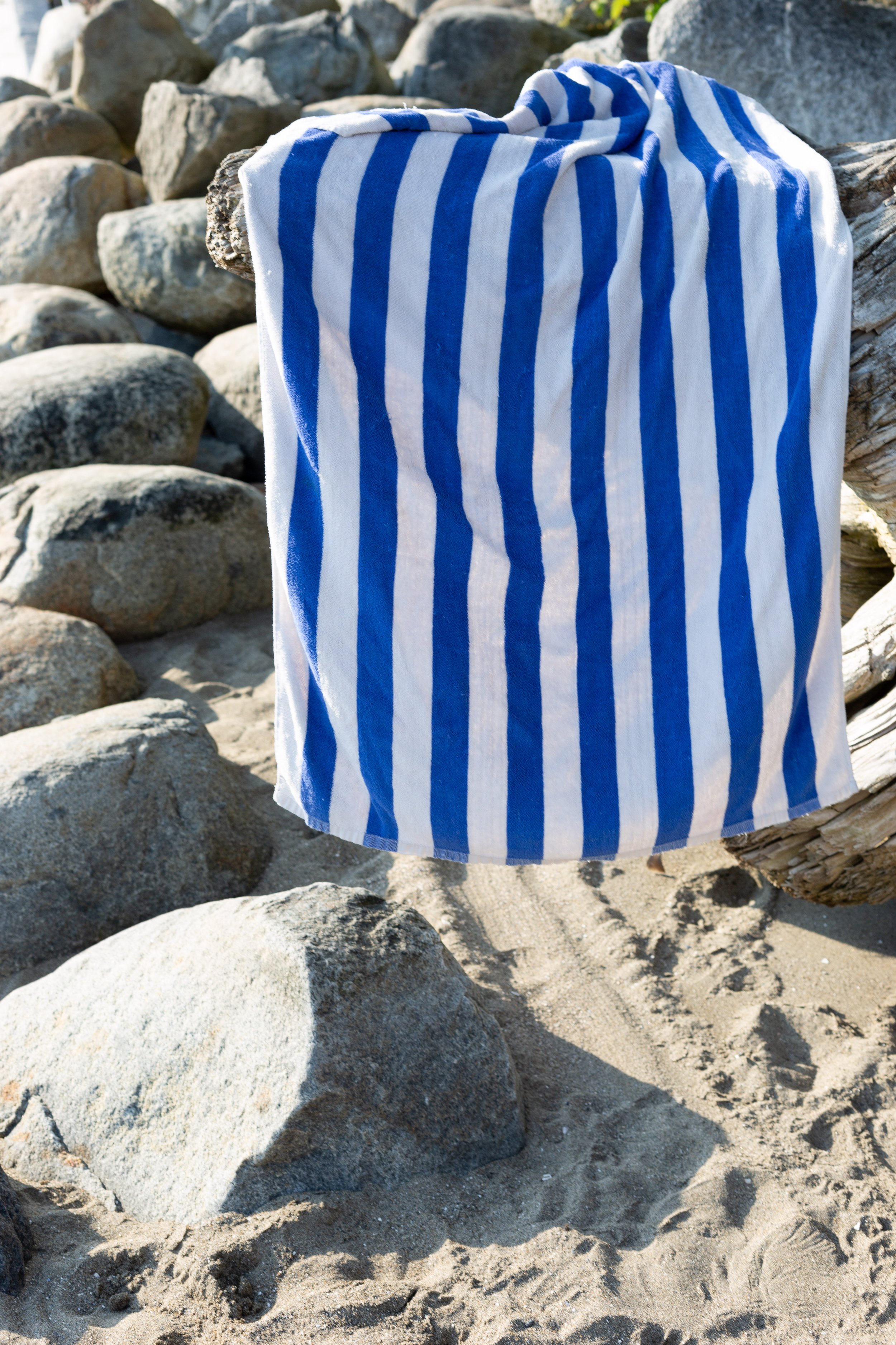 Towel on the beach-3200.jpg
