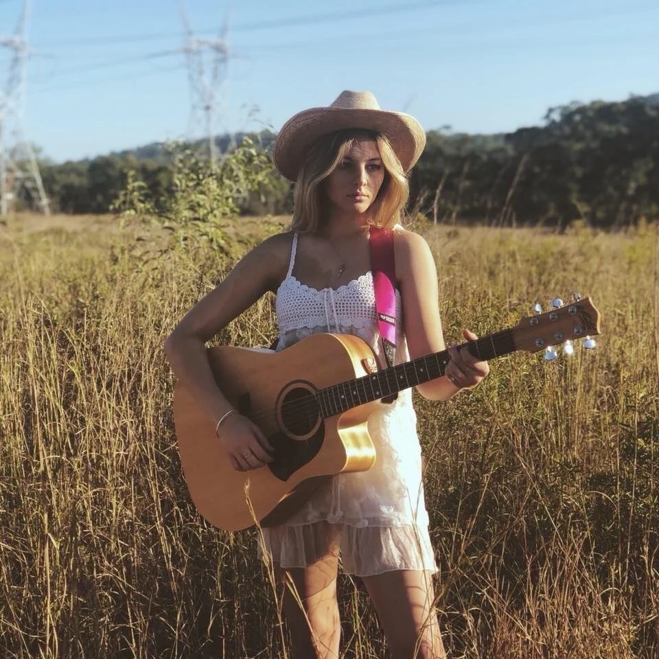 Rising Gladstone country songstress to release debut single