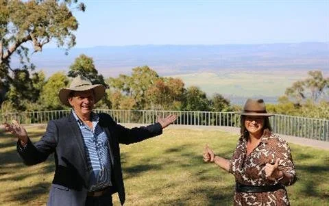 Mt Archer takes an artistic seat - and a tourism gong