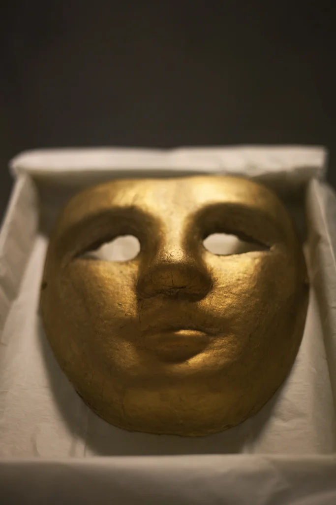 adc595bccaffe38e-Mask_of_Agamemnon.jpg