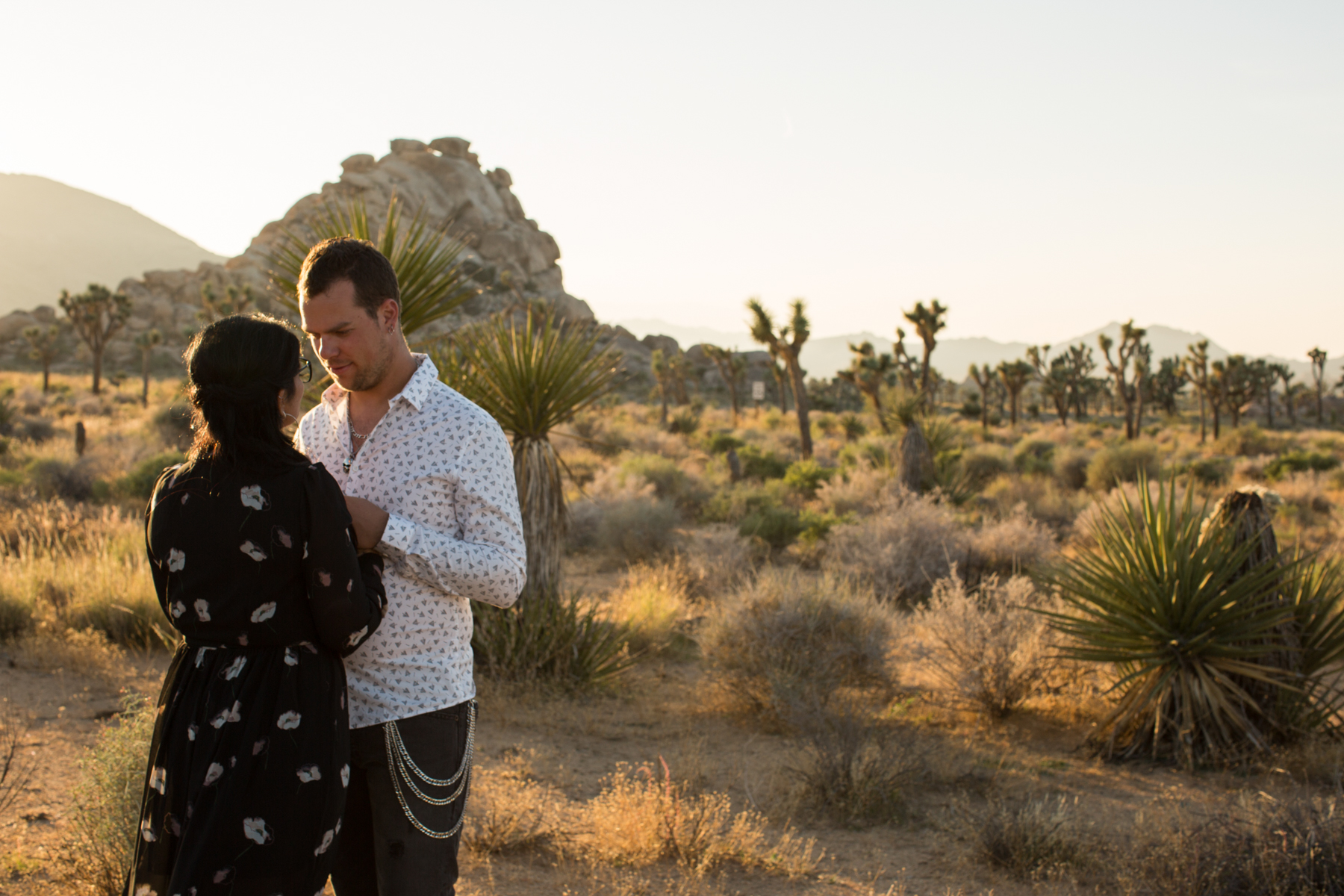 bohemian_joshua_tree_enagagement_session-19.jpg
