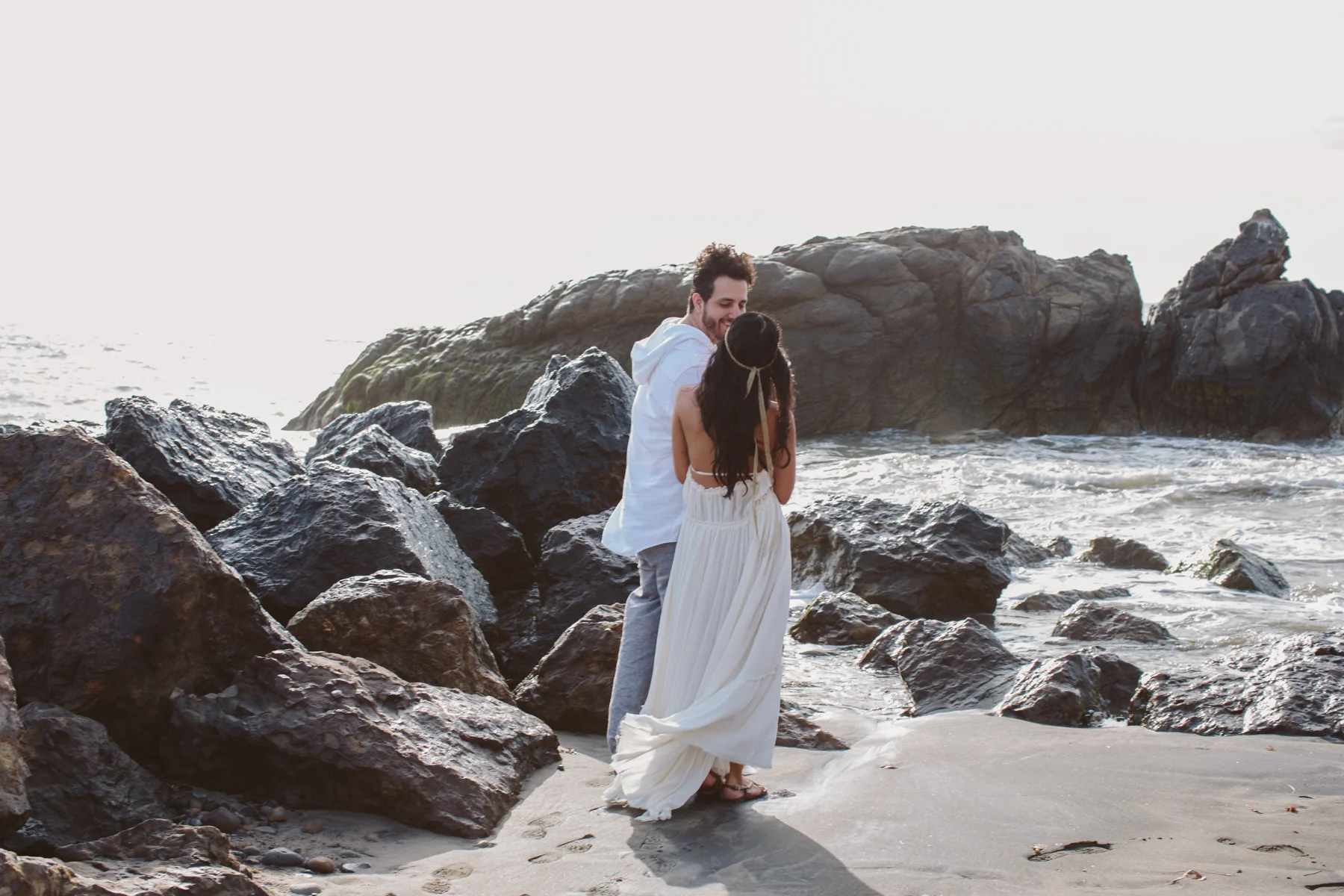 emotive_malibu_enagagement_session-5.jpg