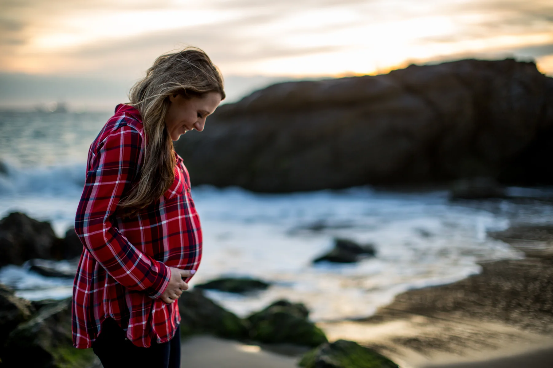 moody_malibu_maternity_session-22.jpg
