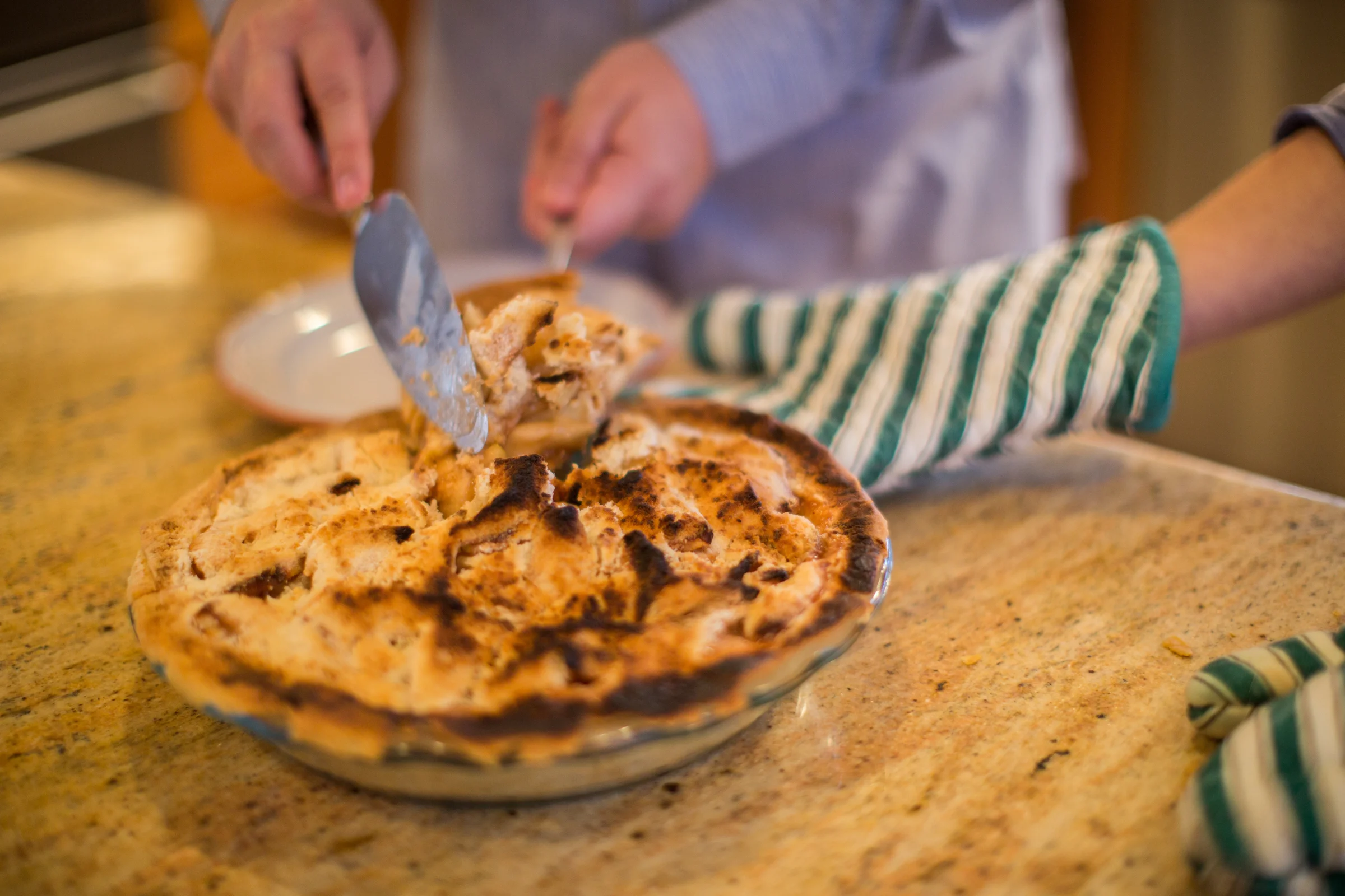 23-baking_engagement_session_the_argus_image.jpg