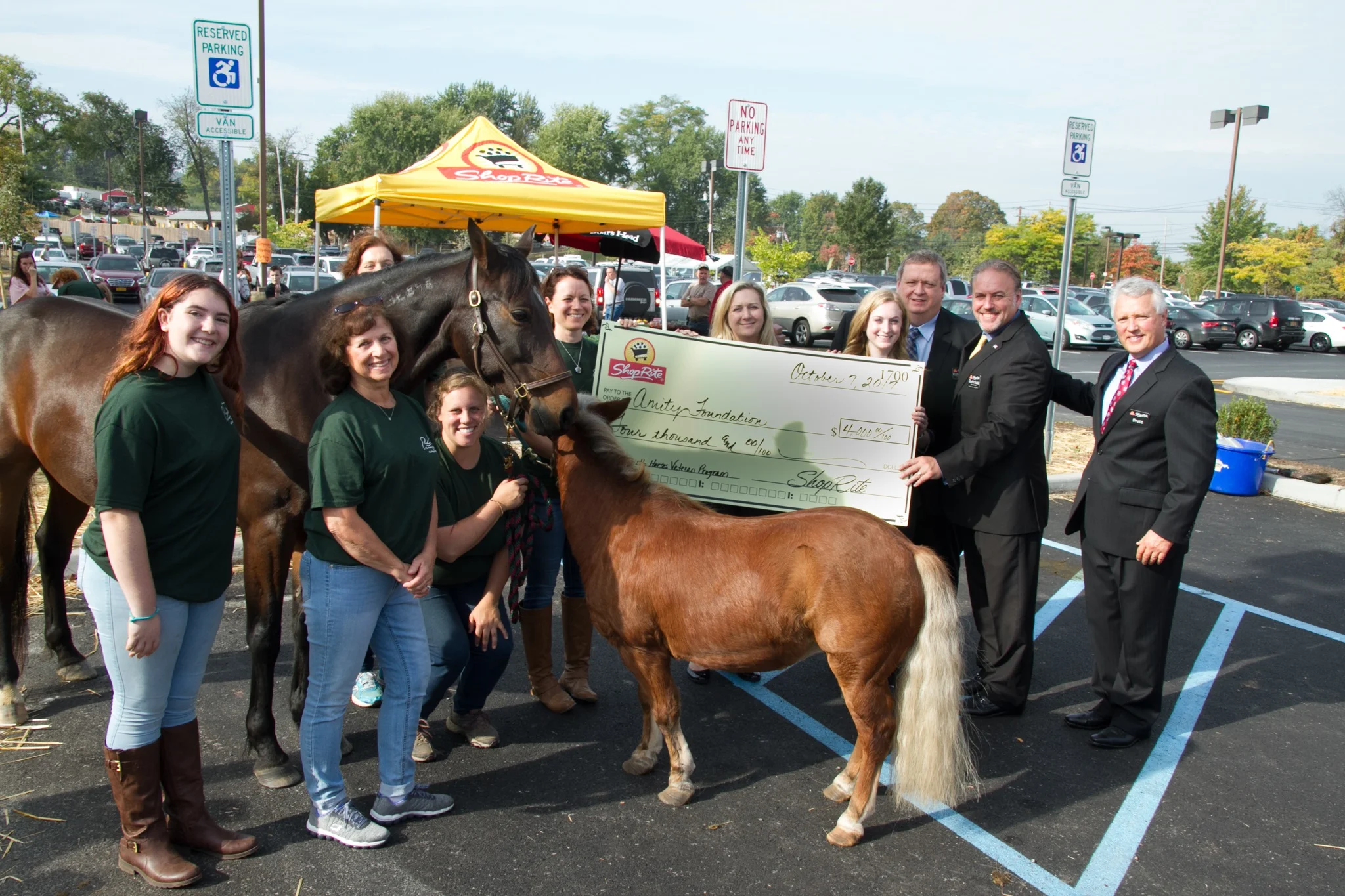 The Amity Foundation for Healing with Horses Accepts $4000 Donation at Warwick Shoprite Re-opening