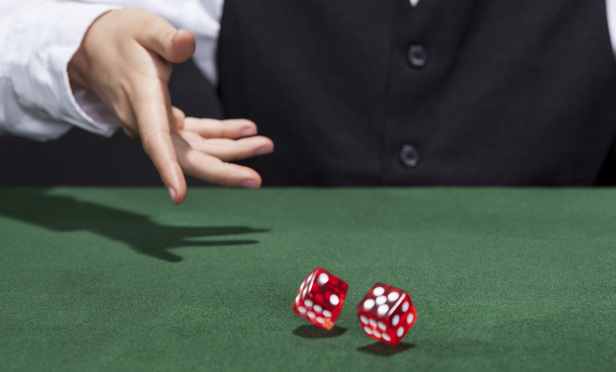 rolling_dice-Article-201504021454.jpg