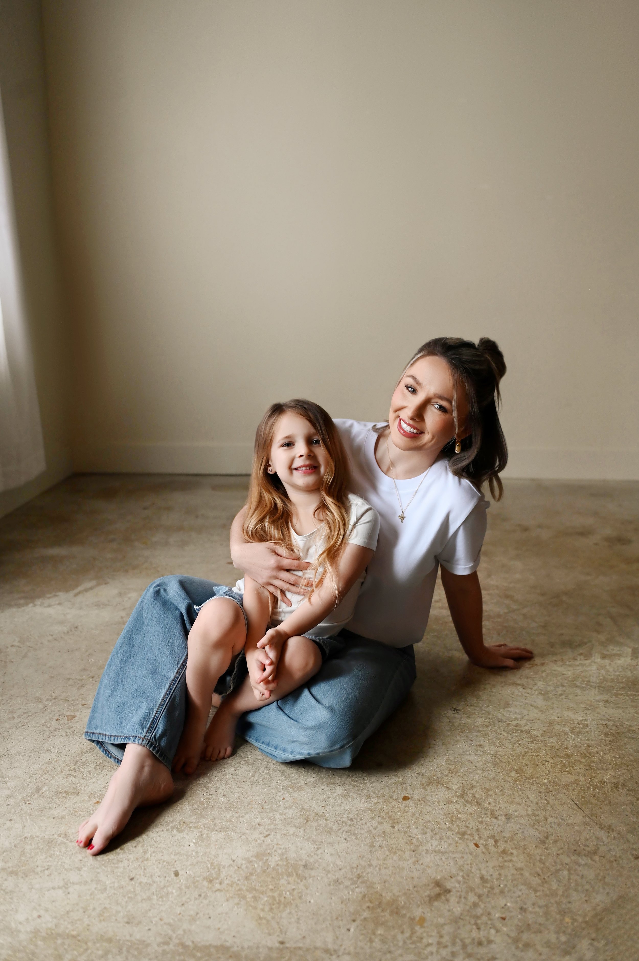 Mother’s Day Mini Sessions in Shreveport Louisiana | Motherhood Photography by Leslie Whitaker